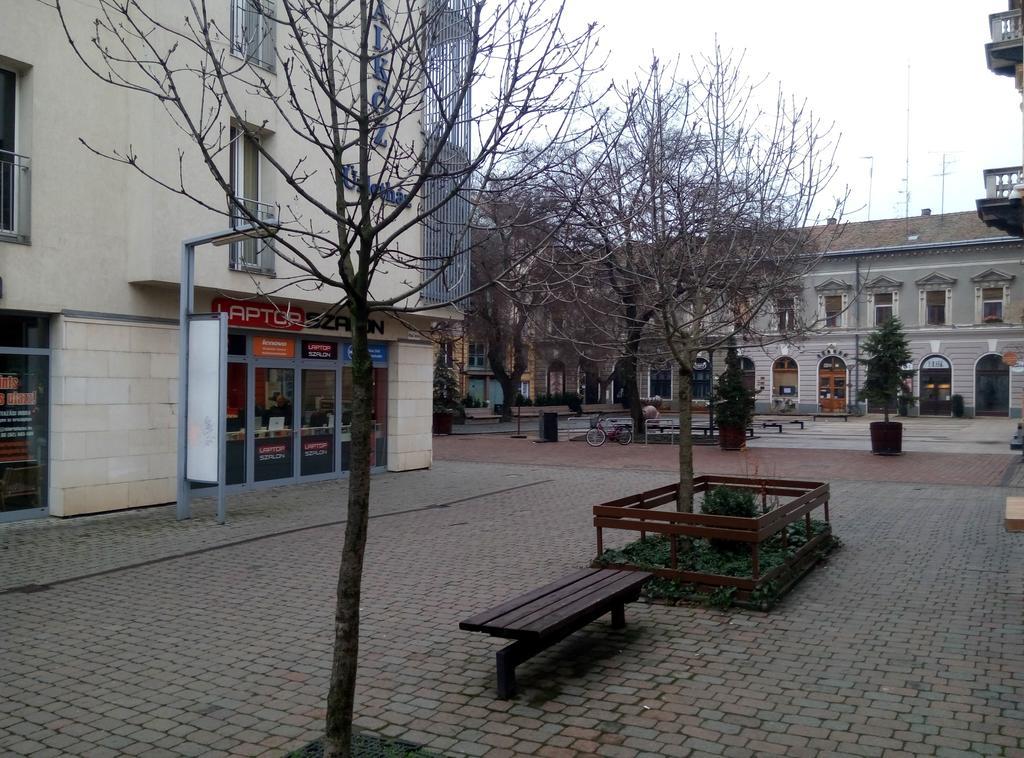 Debrecenter Apartman Экстерьер фото